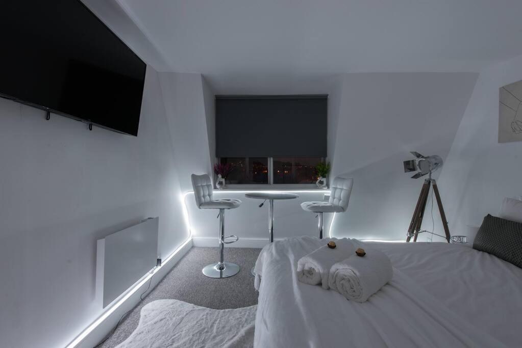 Parade Gardens Boutique Apartments- Central, Grade I Listed, 4K Tvs, Hidden Views Bath Dış mekan fotoğraf
