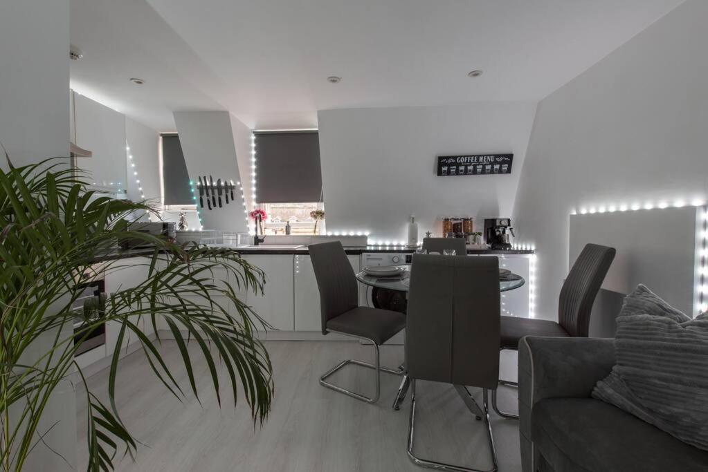 Parade Gardens Boutique Apartments- Central, Grade I Listed, 4K Tvs, Hidden Views Bath Dış mekan fotoğraf
